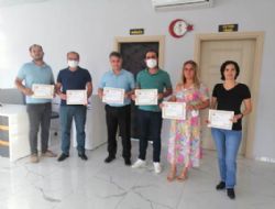 Kaymakam Köken tarafından Kızılay gönüllülerimiz teşekkür belgesi