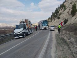 Mut'ta otob�s kazas� 2 yaral�