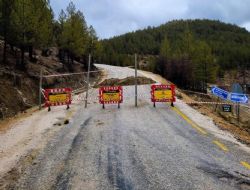 Mut'ta a��r� ya��� nedeniyle �ivi Mahallesi, S���t �z� yayla yolu ula��ma kapand�