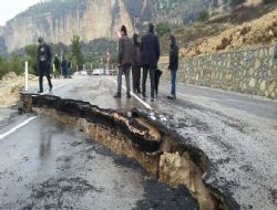 Mut-Silifke yolu trafige kapal