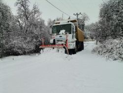 Y�ksek kesimlerde b�y�k�ehirden kar temizli�i