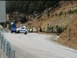 Mut Sertavul geçidi heyelan nedeniyle ulaşım trafiğe kapatıldı
