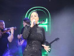 Zara ve Eypio, Mut hayranlarna unutulmaz bir konser yaatt