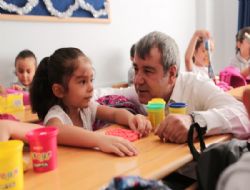 Mut Belediyesinden bin 200 öğrenciye kırtasiye yardımı