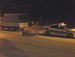 Otomobil motosiklete çarptı 1 yaralı