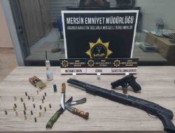 Mersin'de Yakalanan 2 pheliden silahlar ve uyuturucu kt