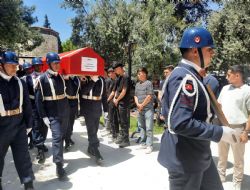 Uzman Onba�� T�rker Bekar topra�a verildi