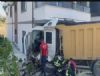 Hafriyat Kamyonu evin balkonuna girdi 1 yaral